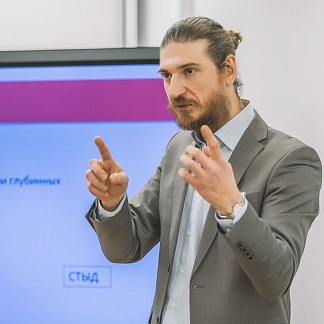 Разработка командных тренингов для бюро APEX с бизнес-коучем Амиром Тагиевым